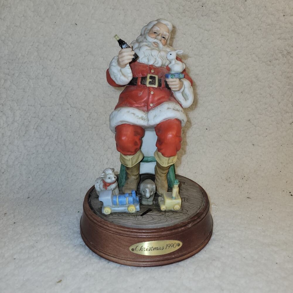 Vintage Christmas 1990 Coca-Cola Santa Musical‎ Figurine Winter Wonderland